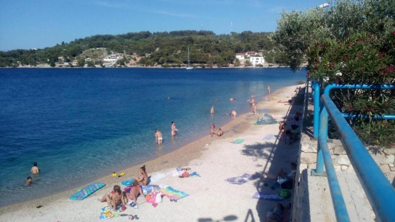 Apartments Vlado - 50M From The Sea Rogač 외부 사진